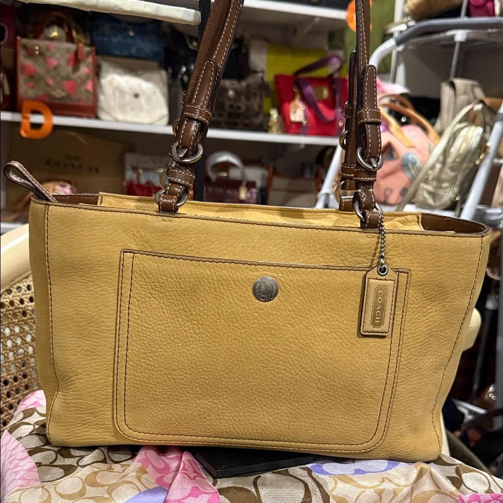 Coach Chelsea Y2K Leather Tote  East West with Brown Handles and Front Pocket